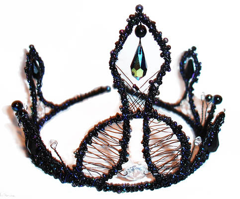 Iridescent black crown