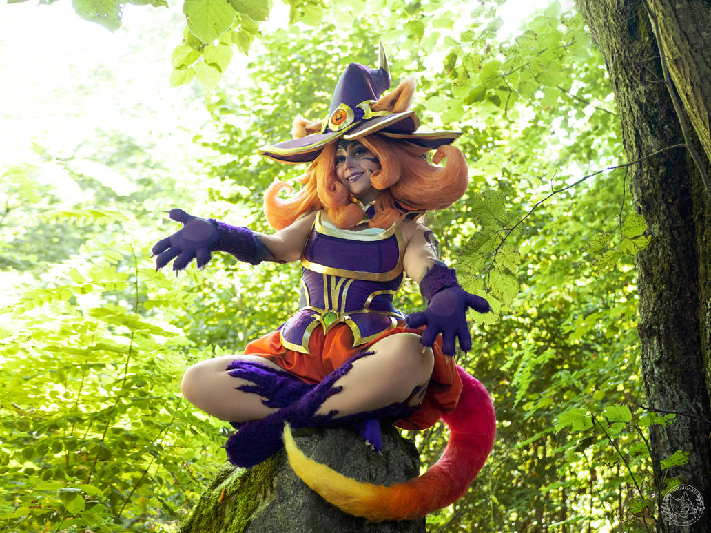 Bewitching Neeko Cosplay - League of Legends by Tamaigaru-Cosplay on ...