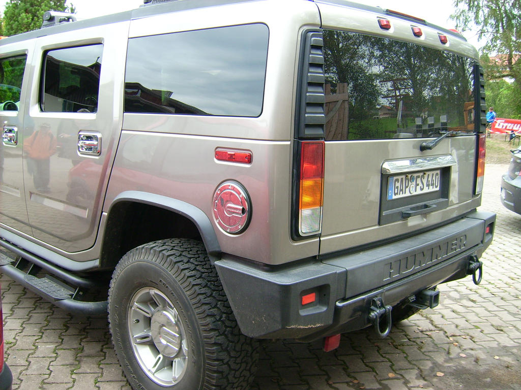 Hummer H2 Backside