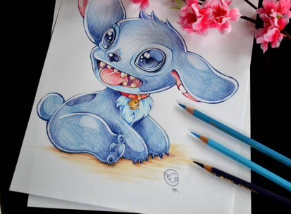 Stitch waits for Lilo