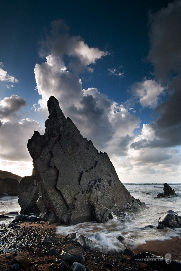 Alien Cliffs