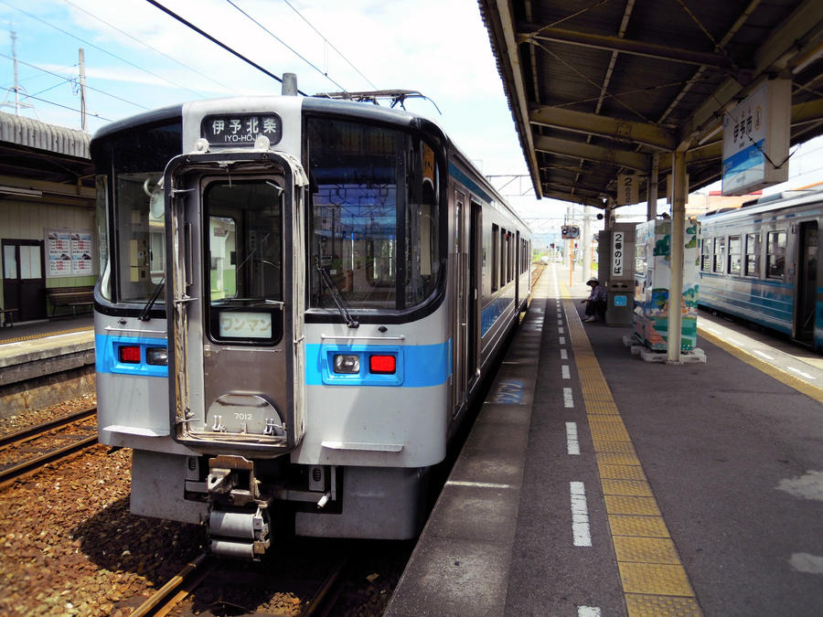 JR Shikoku 7000 Series EMU by noisetank727 on DeviantArt