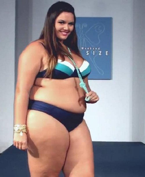 Молодая толстая дама. Клео Фернандес плюс сайз. Клео Фернандес Plus-Size model. Клео Фернандес Plus-Size fat. Клео Лима Фернандес пышка.
