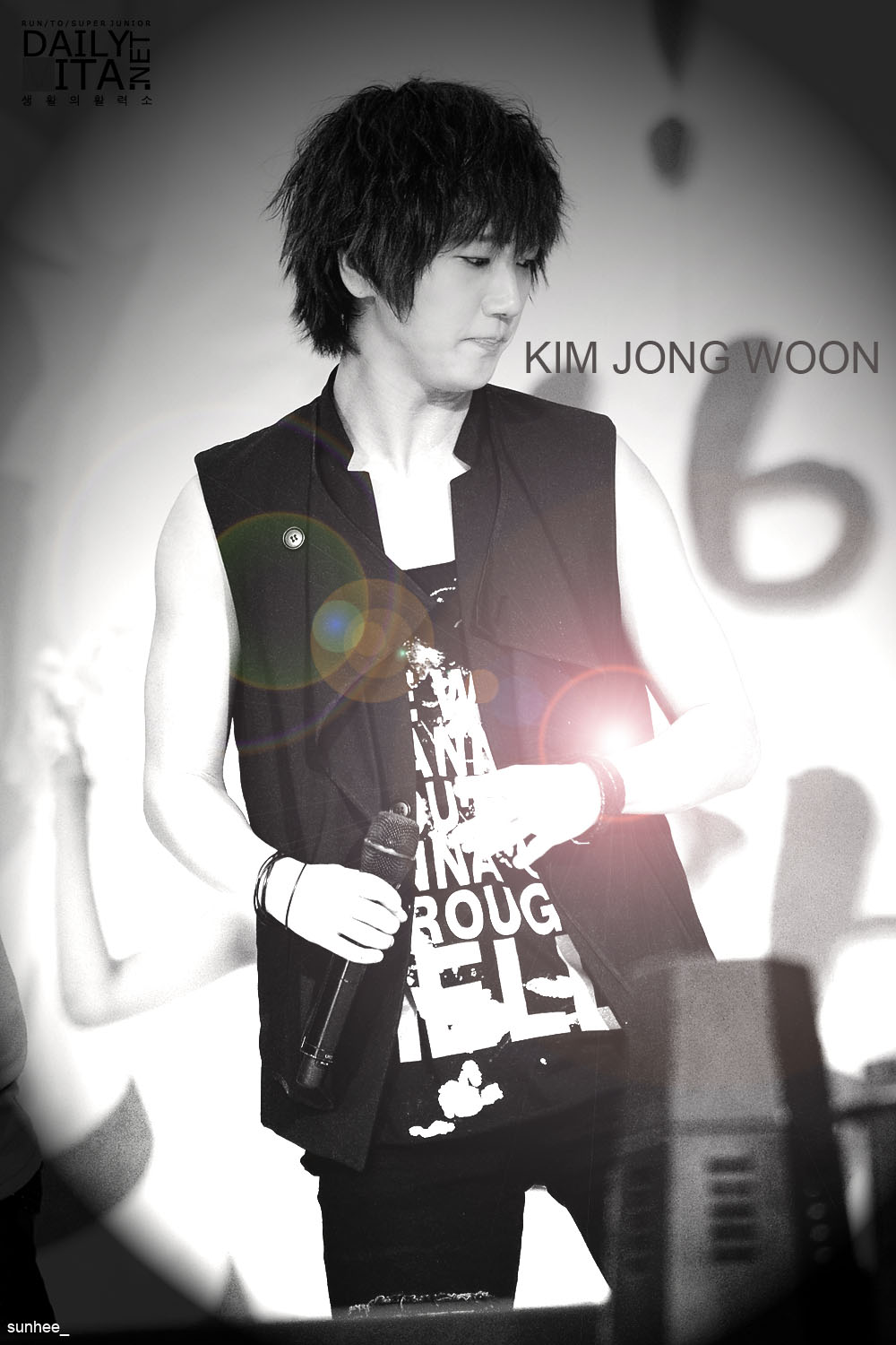 Yesung -- Black and White