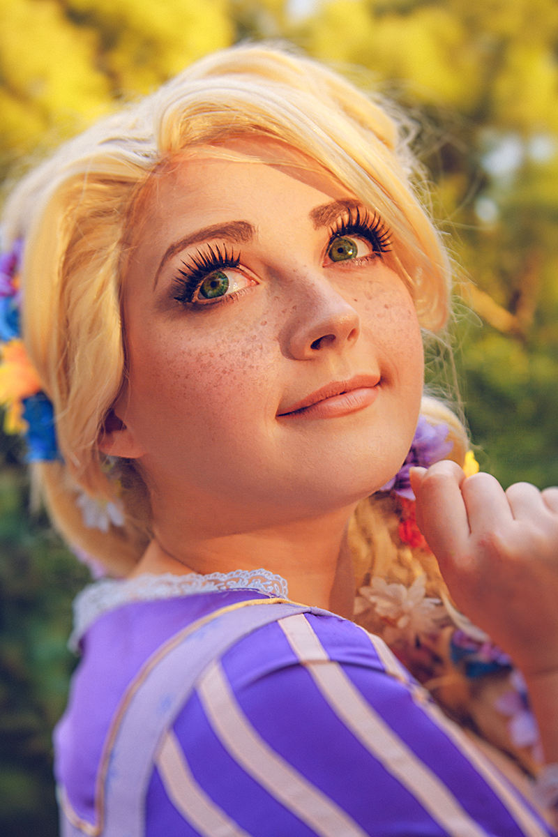 Rapunzel cosplay