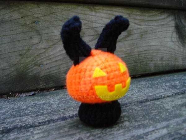 Pumpkin Head Moon Bun