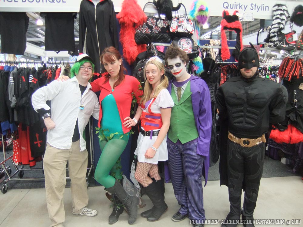 Supanova 2013 - N and Batman group