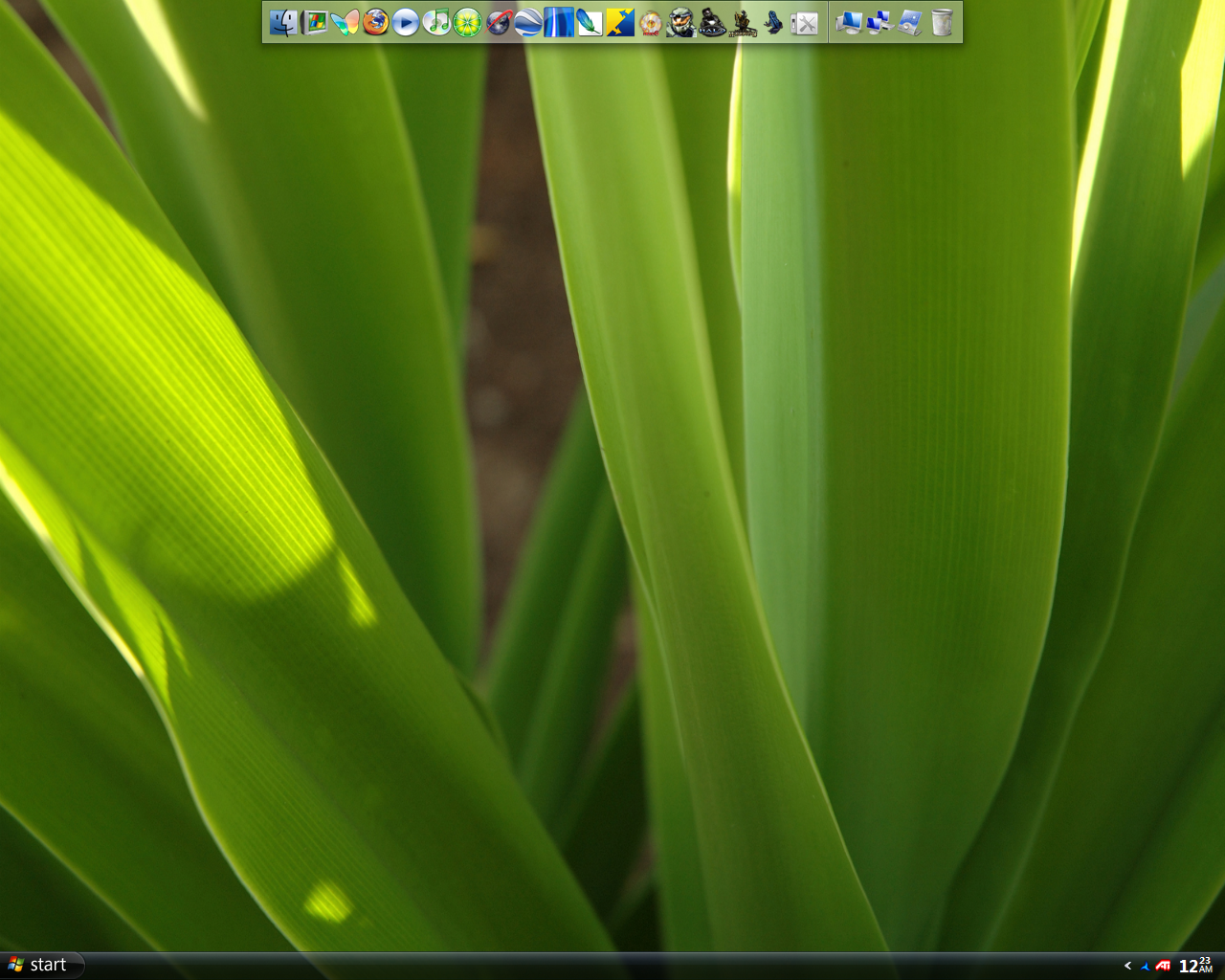 My Desktop 12-30-2005