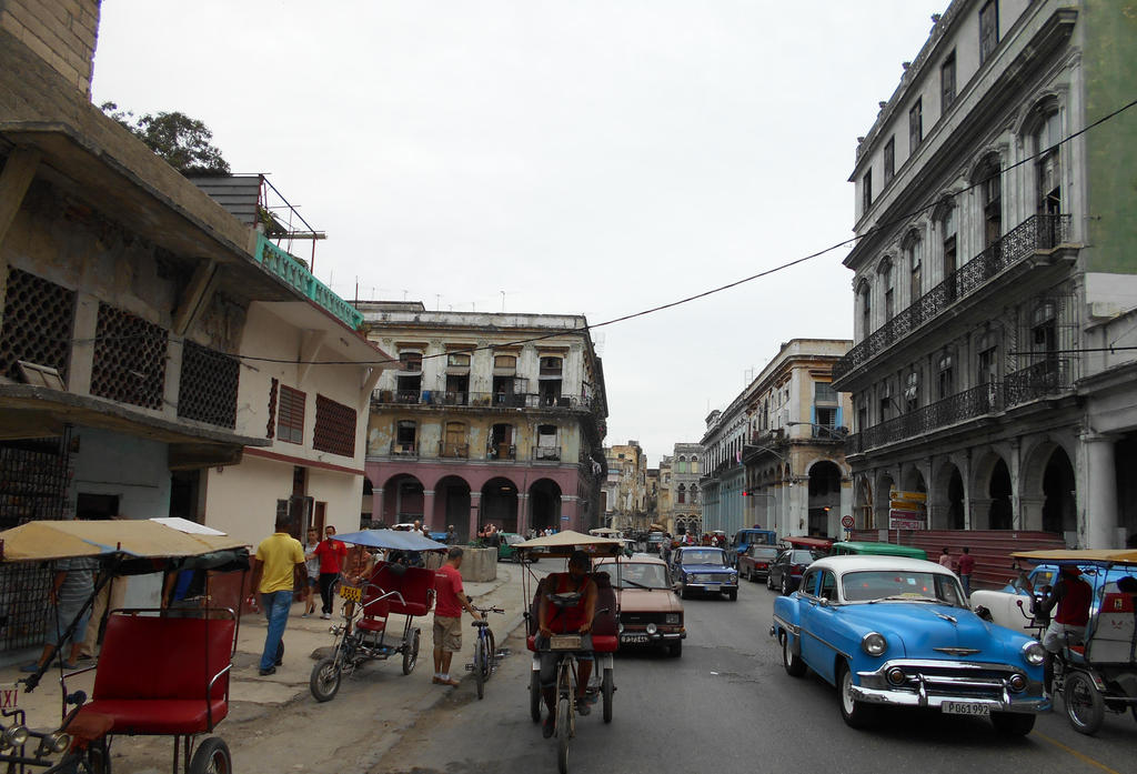 Vieja Habana calle cerca del Capitolio