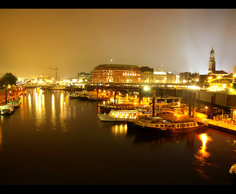 Hamburg at night 6