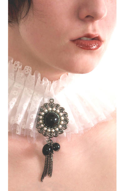 Ruffle Choker