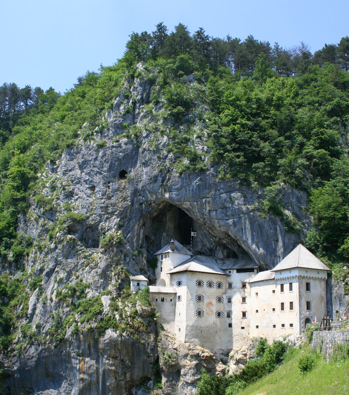 Predjama Castle