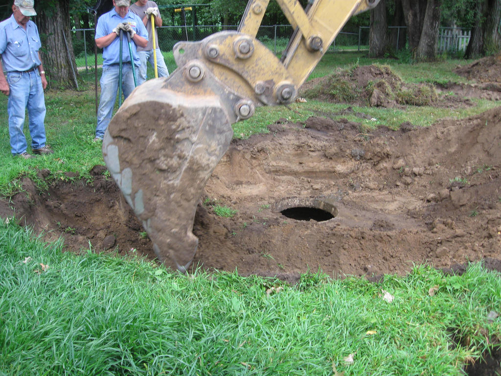 Old Septic Being Dug Out pt 2