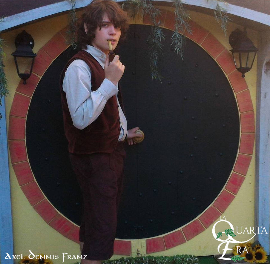 Frodo in front of Baggins House by Axel3601 on DeviantArt