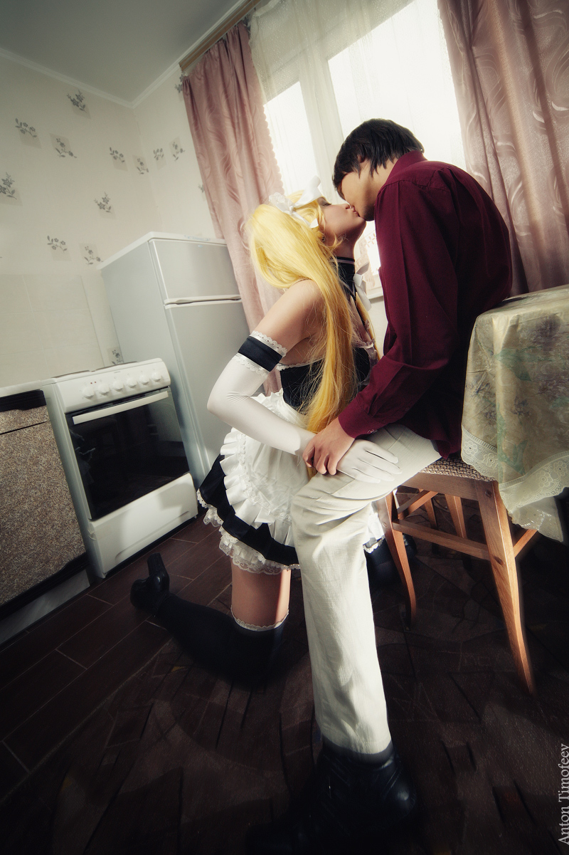 Maid kiss