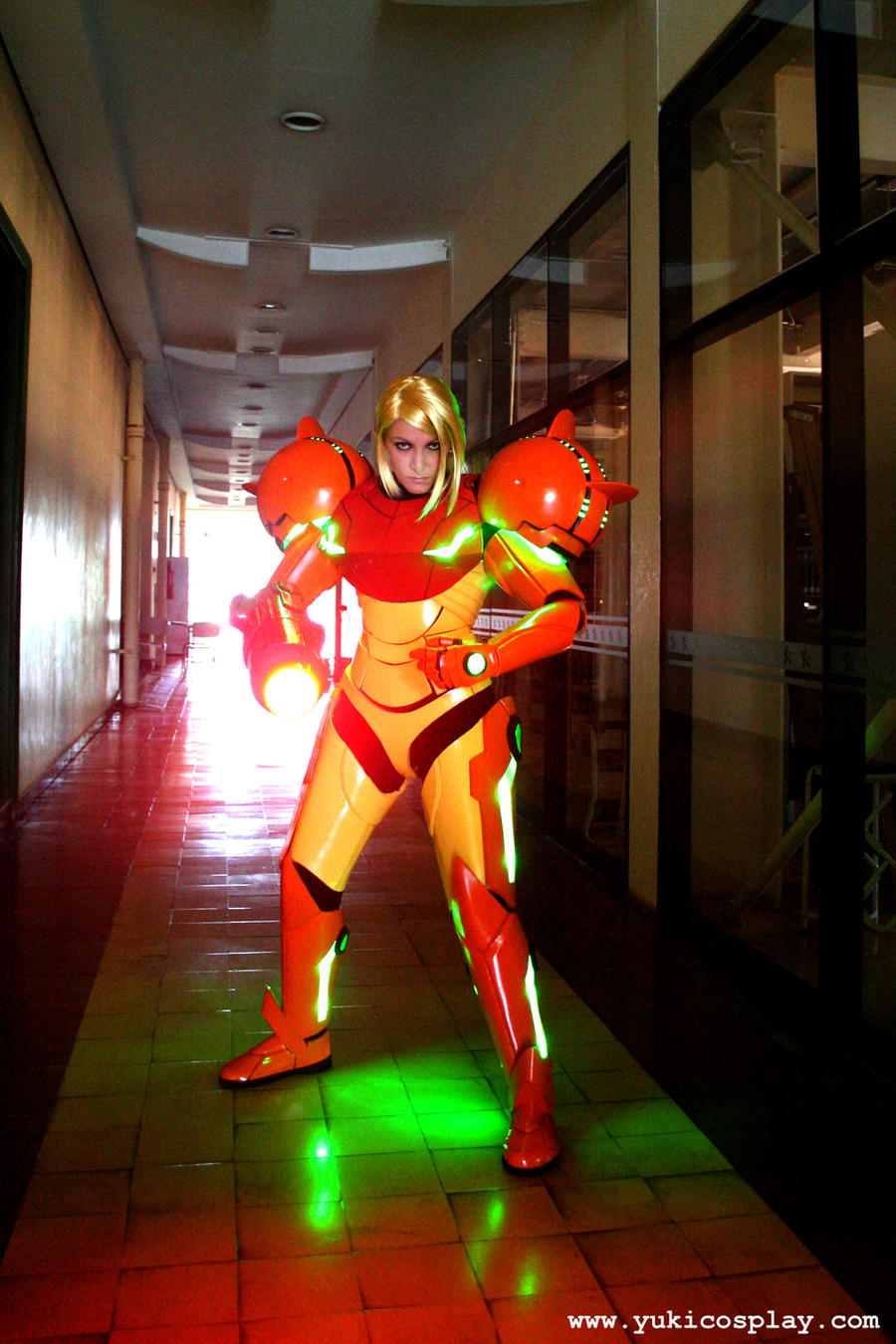 Samus Aran - Metroid Cosplay