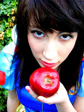 Snow white and the apple