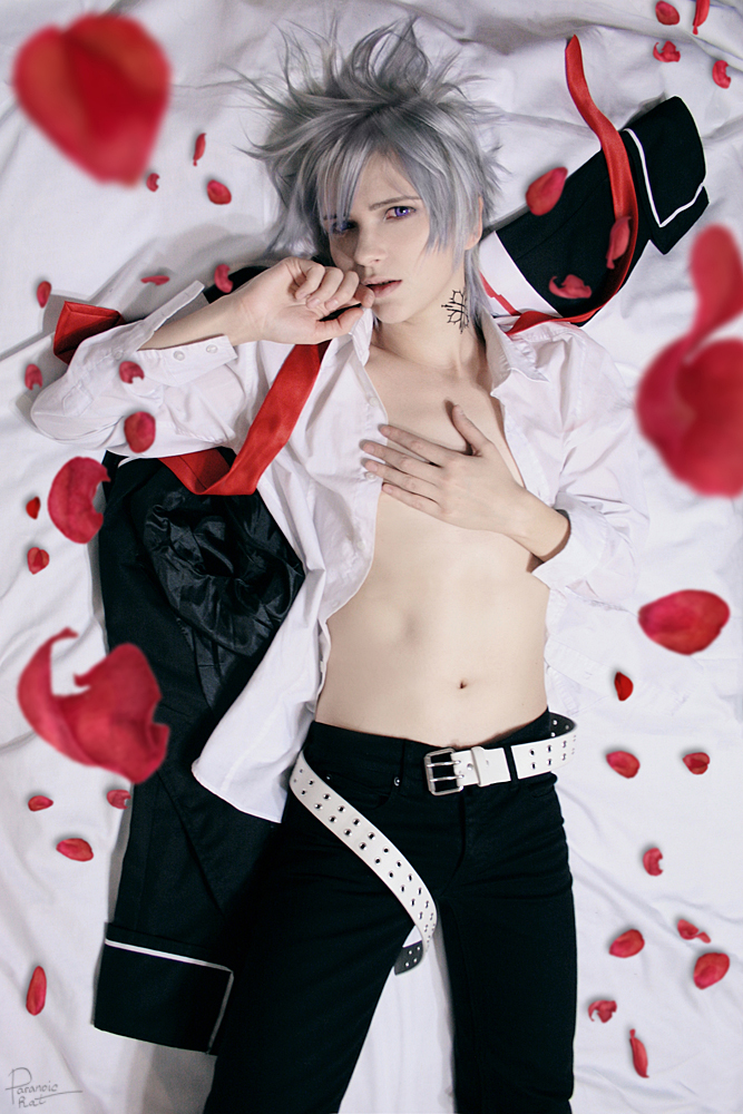 Vampire Knight - Zero - Red  petals