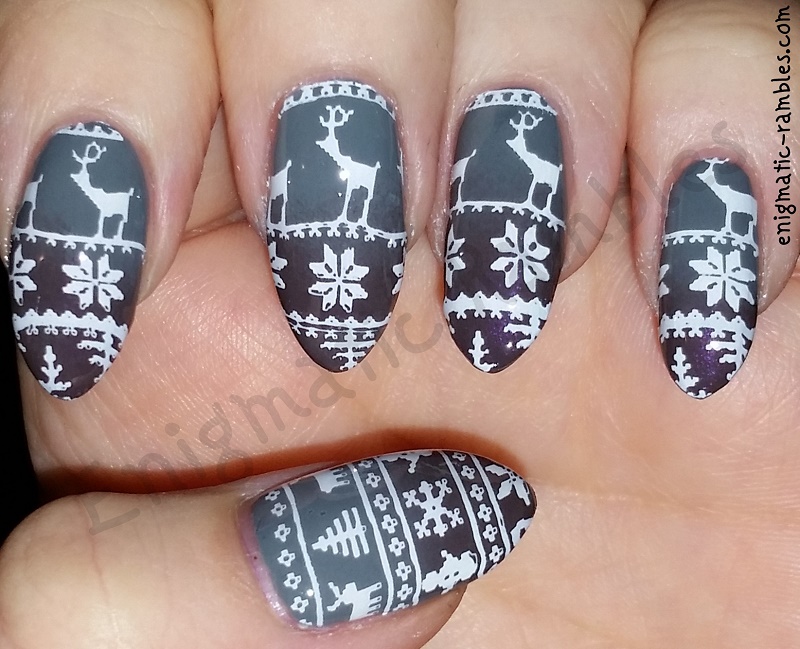 Winter Sweater Nails