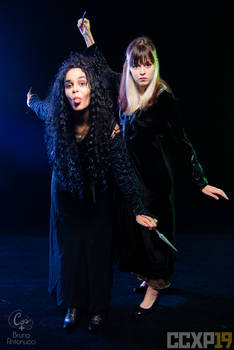 Black sisters ~ Bellatrix and Narcissa cosplay