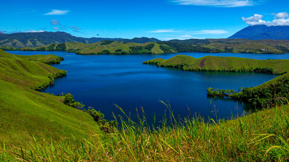 Sentani Lake by Albertputra01 on DeviantArt