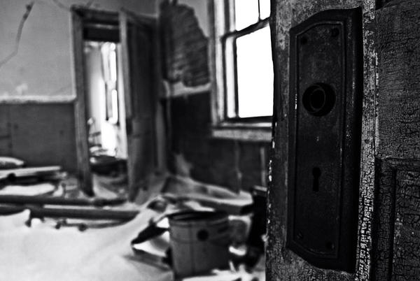 Skeleton Key BW by deathbyhugs on DeviantArt