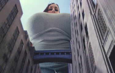 Busty Giantess looms over narrow street