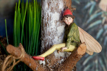 Elf statue 046