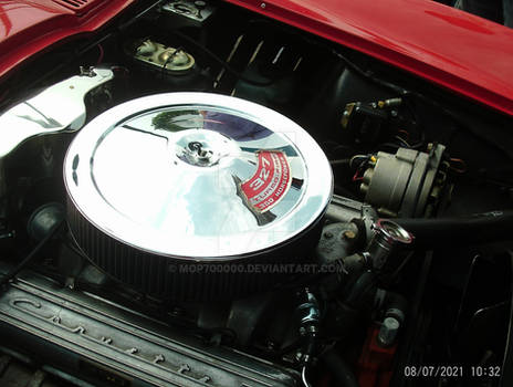 Chevrolet Corvette C2 Stingray engine