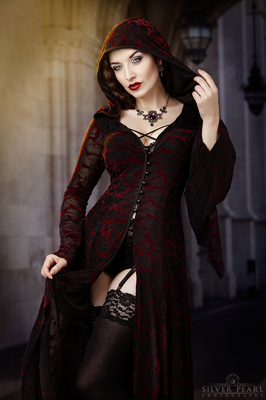 Queen of the Night by la-esmeralda