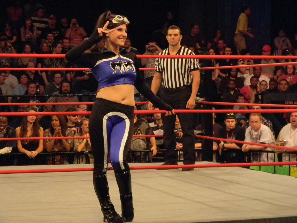 Leva Bates Stats, Profile, and Wrestling News