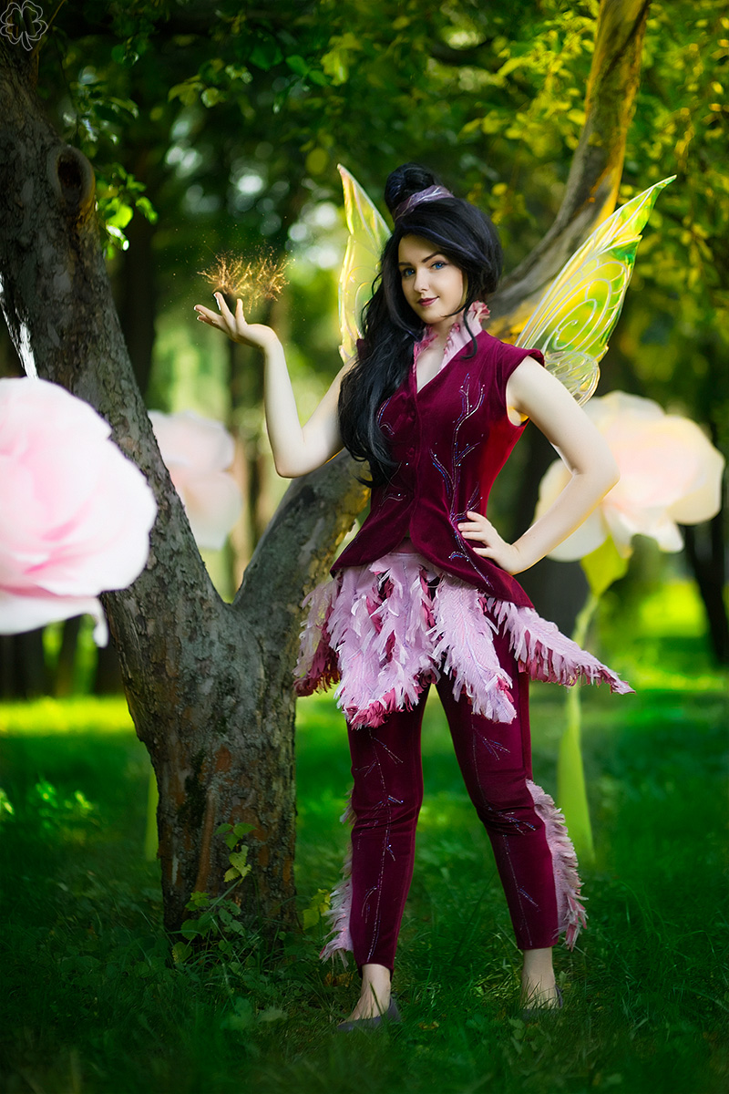 Vidia fairy cosplay by PolliGulina. 