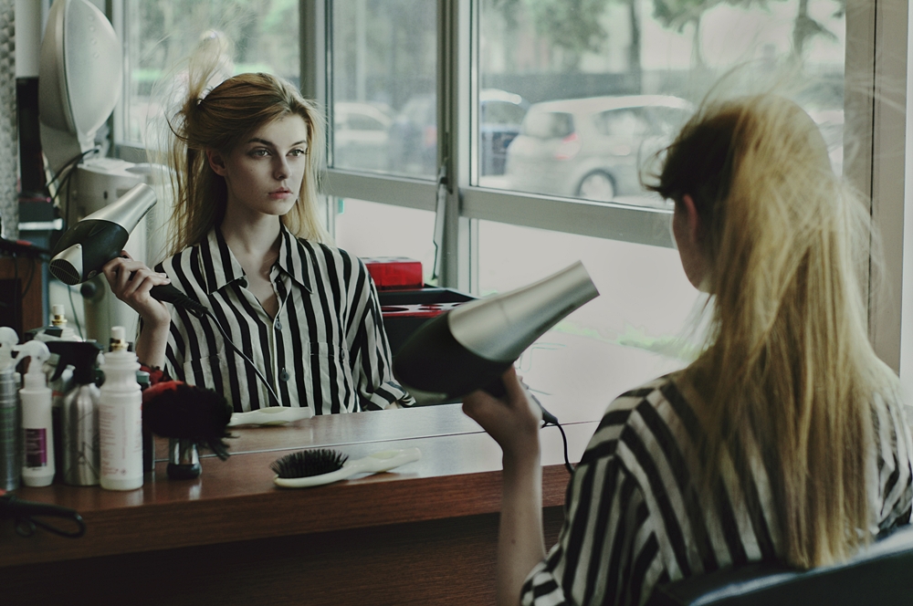 At the hairdresser's