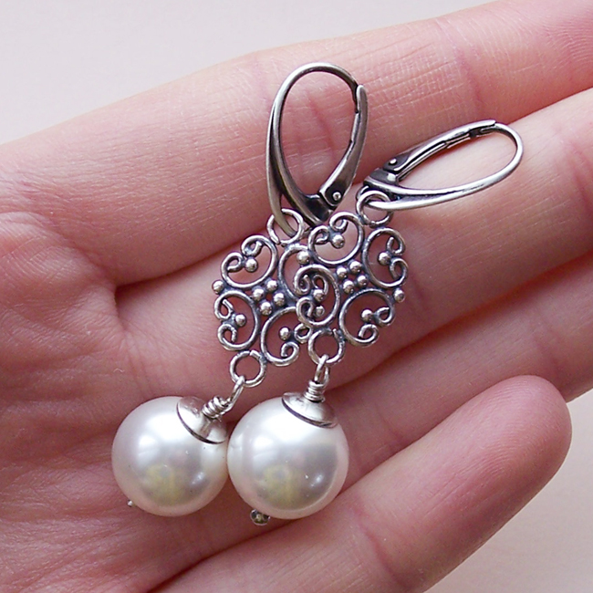 VINTAGE PEARLS earrings