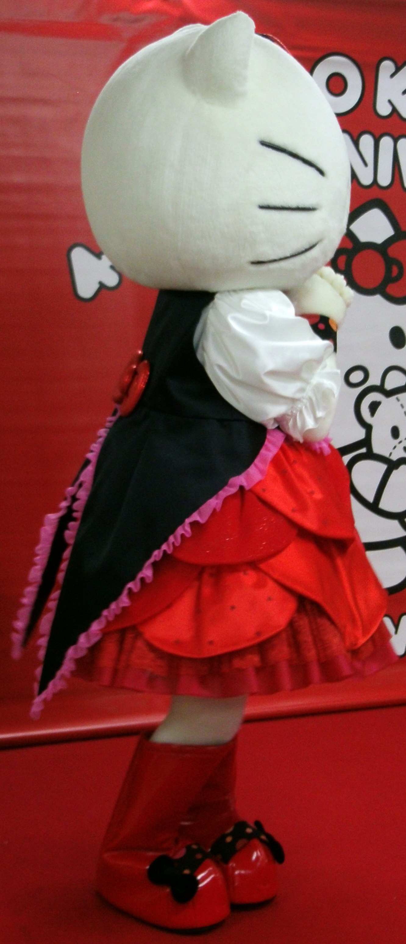 Hello Kitty (costume 6) 17