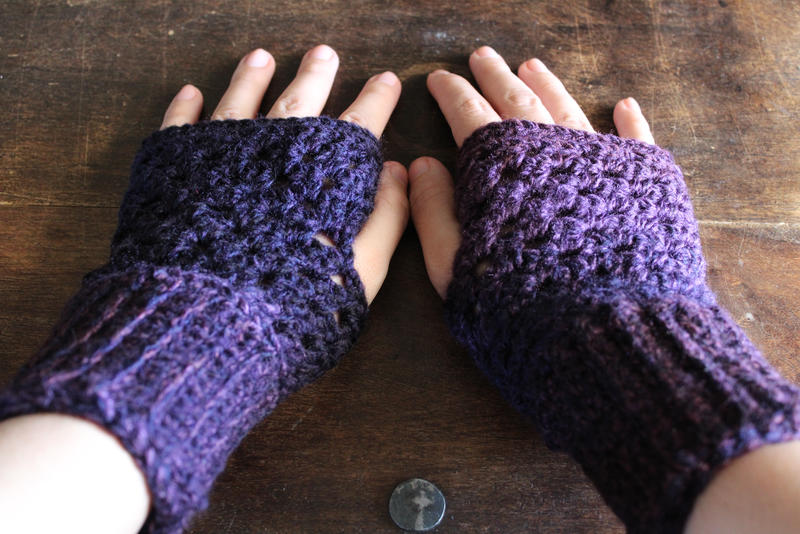 Purple Checker Fingerless Gloves