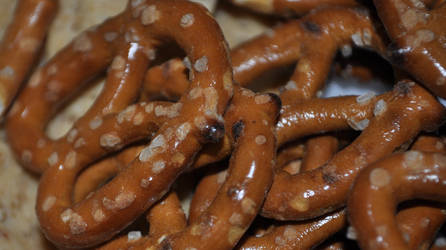 .:pretzels:.