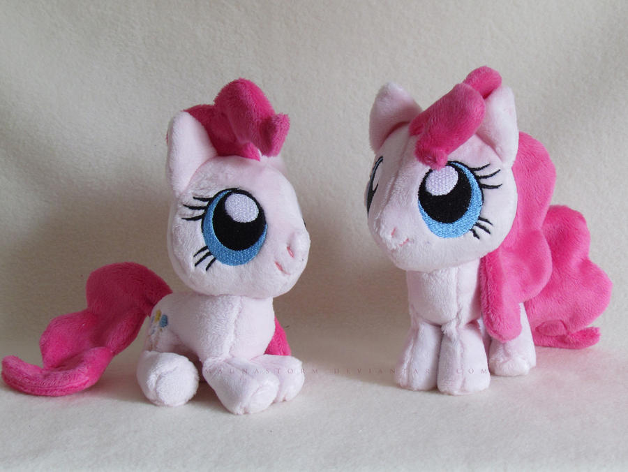 chibi Pinkie Pie by MagnaStorm