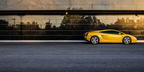 Lamborghini Gallardo side on the side