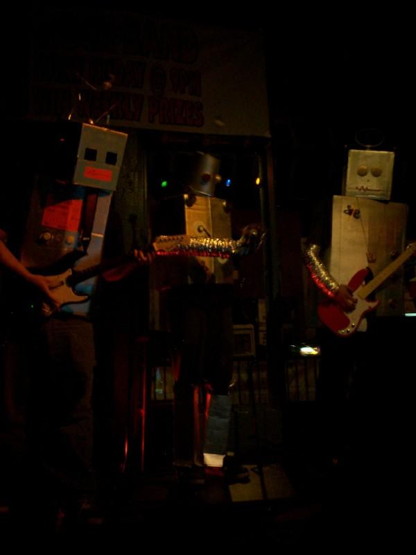 ROBOTS IN CARDBOARD