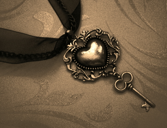 Heart Key Ribbon Necklace