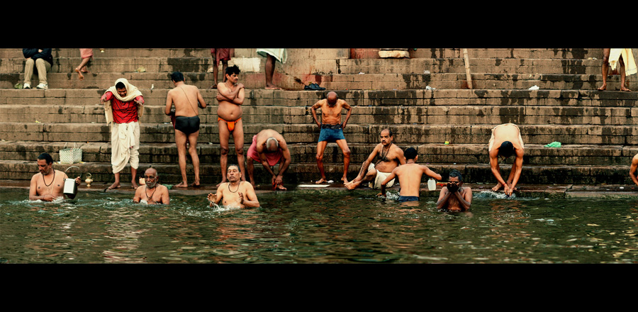 Morning at the ghats by BaciuC