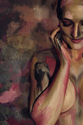 Bodypainting - gold, silver, pink