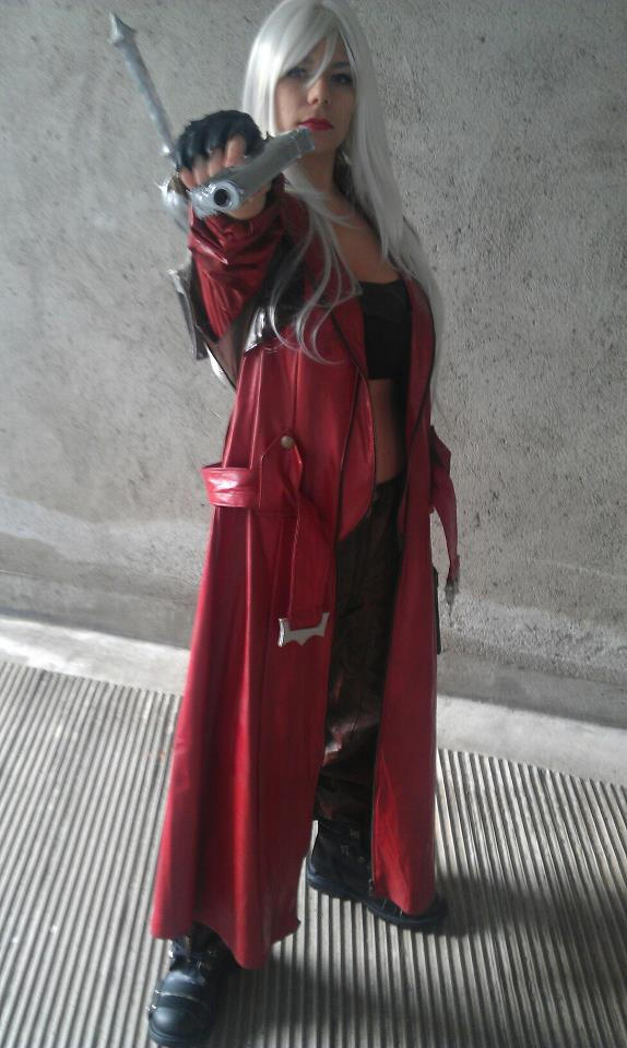 Dante (Devil May Cry 3) Female Cosplay by Likoaria on DeviantArt