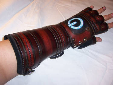 Leather Gauntlets 002