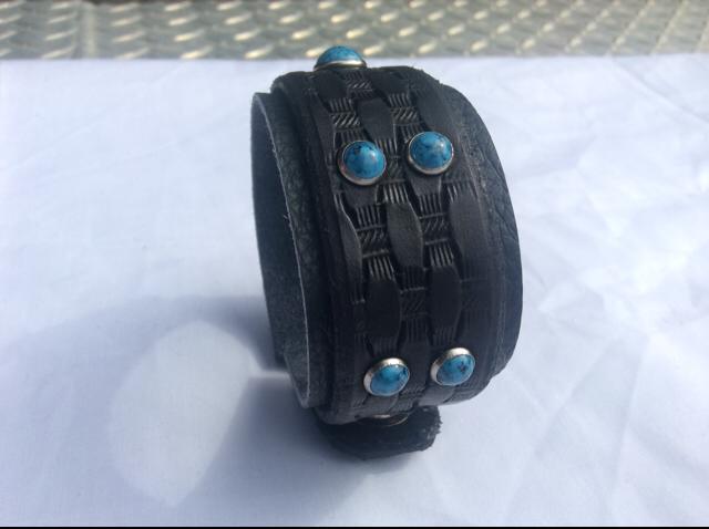 Heavy-duty Turquoise/black Leather Wristband