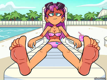 SUNNY RELAXIN POOLSIDE