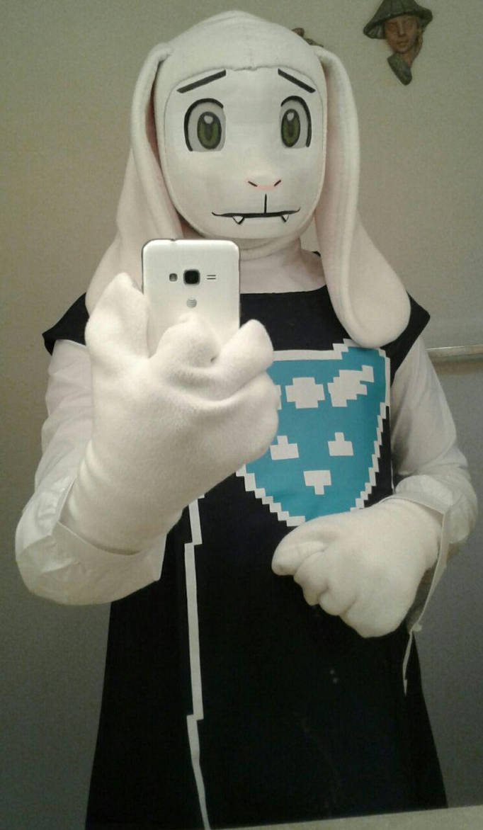 Toriel's robe by Rose-Alchemy on DeviantArt