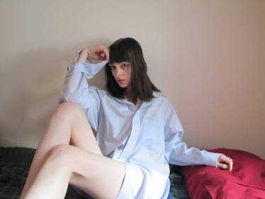 Woman In Mens  Button-up 01