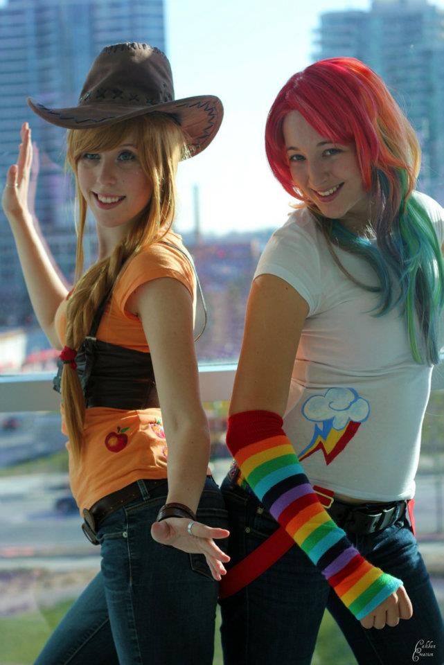 Rainbow Dash and AppleJack